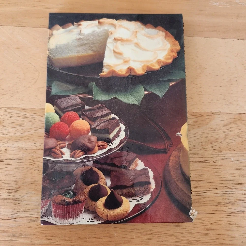 VINTAGE 1984 Classic Desserts‎ From The Dessert Eagle Brand Cookbook Recipes